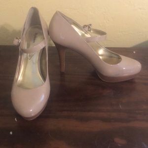 Tan Style and Co.  heels
